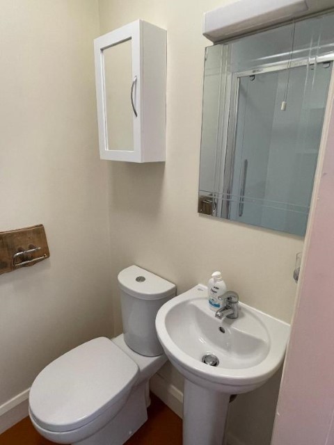 Top Studio Bathroom