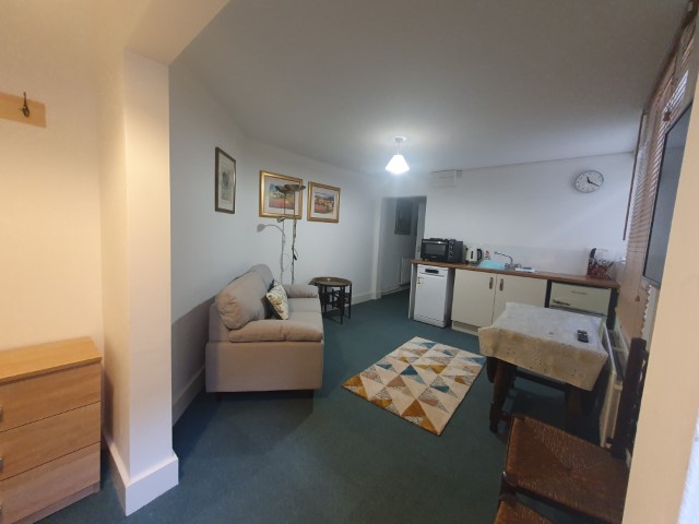 Lounge Kitchen
